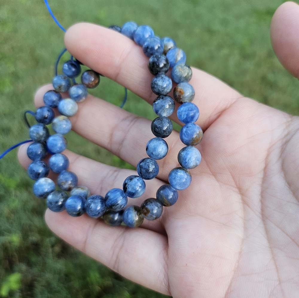 8mm kyanite bracelet